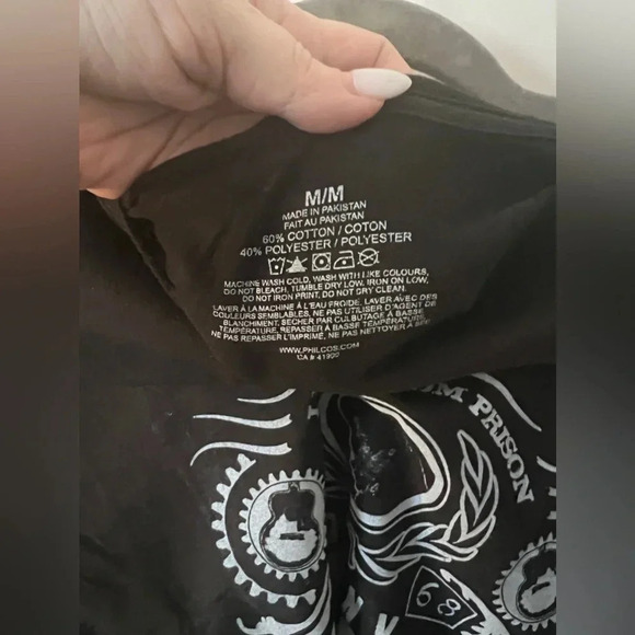 Johnny Cash  | Black "Live at Folsom Prison" Crew Neck T-Shirt | Size M - Picture 4 of 4